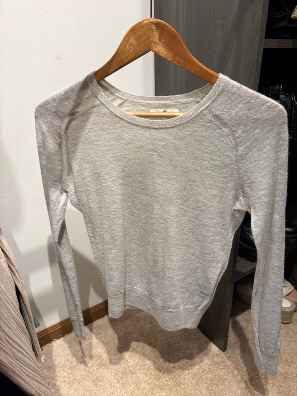 Women's Lightweight Crewneck Long-Sleeve Top - Light Gray